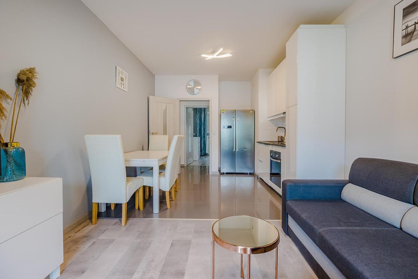 Family Apartment Zoliborz By Noclegi Renters 华沙 外观 照片